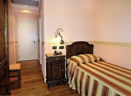 Hotel Belle Epoque